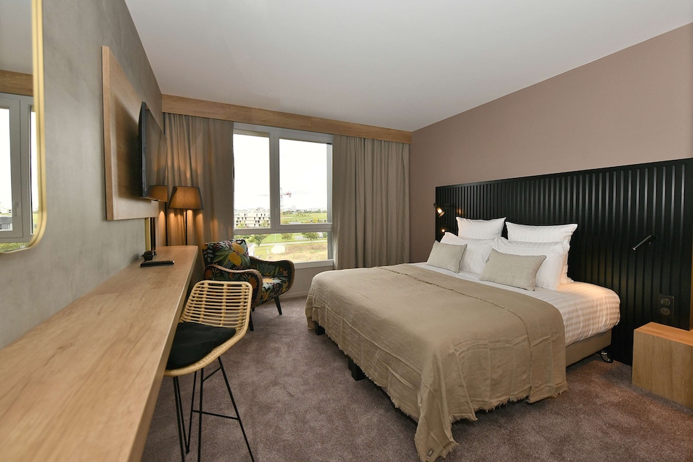 غرفة قياسية بسرير كينج