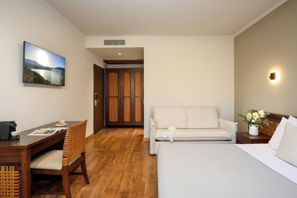 Elisso Hotel 14/50