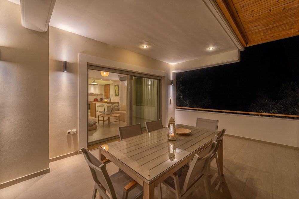 Abelia Luxurious Villas 12/23