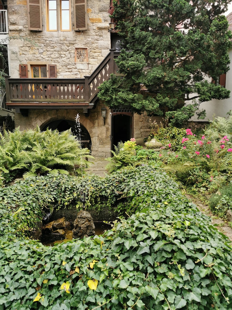 Herrnschlosschen Hotel 45/50