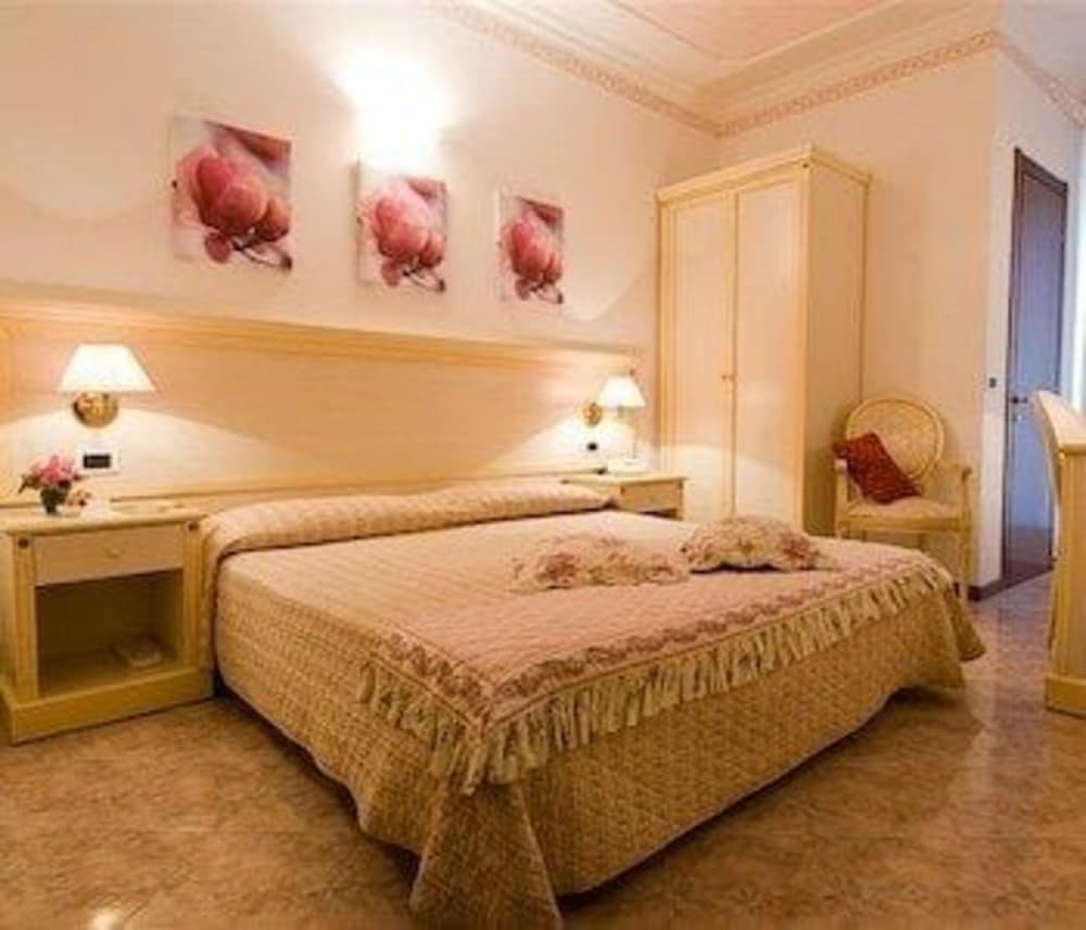 Hotel Corso 9/27