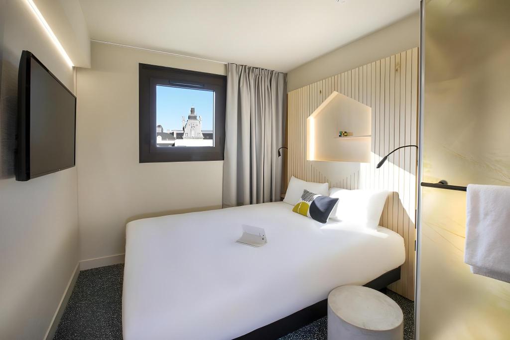 Cocoon, Double Bed