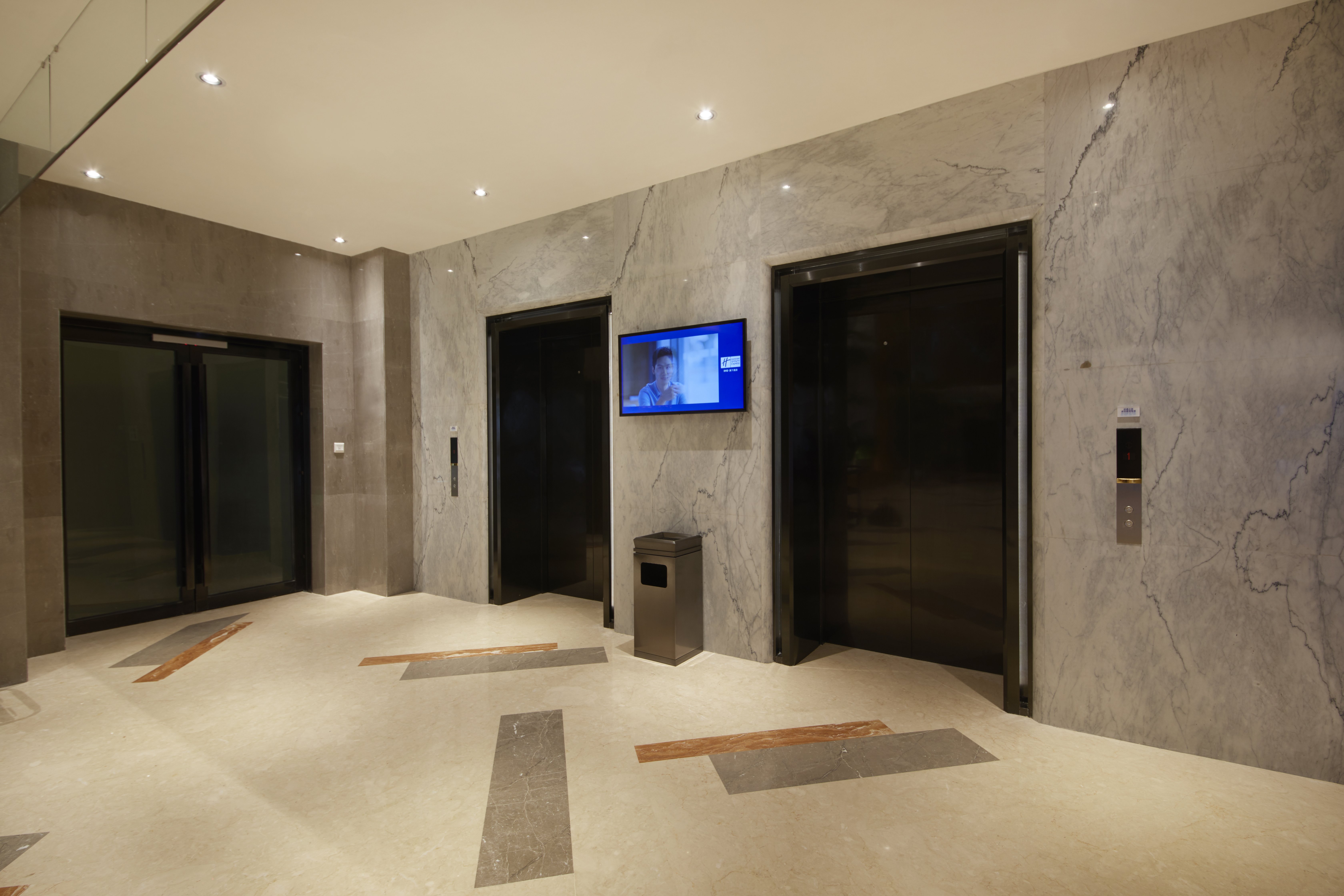 Holiday Inn Express Zhengzhou Zhengdong 34/73
