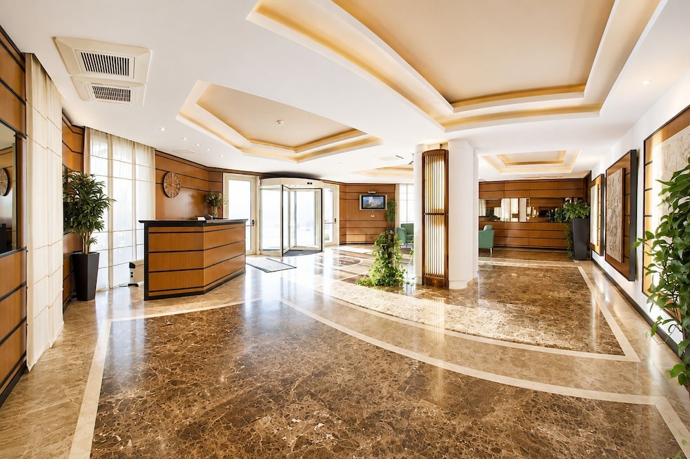 Monte Carlo Palace Suites 11/50