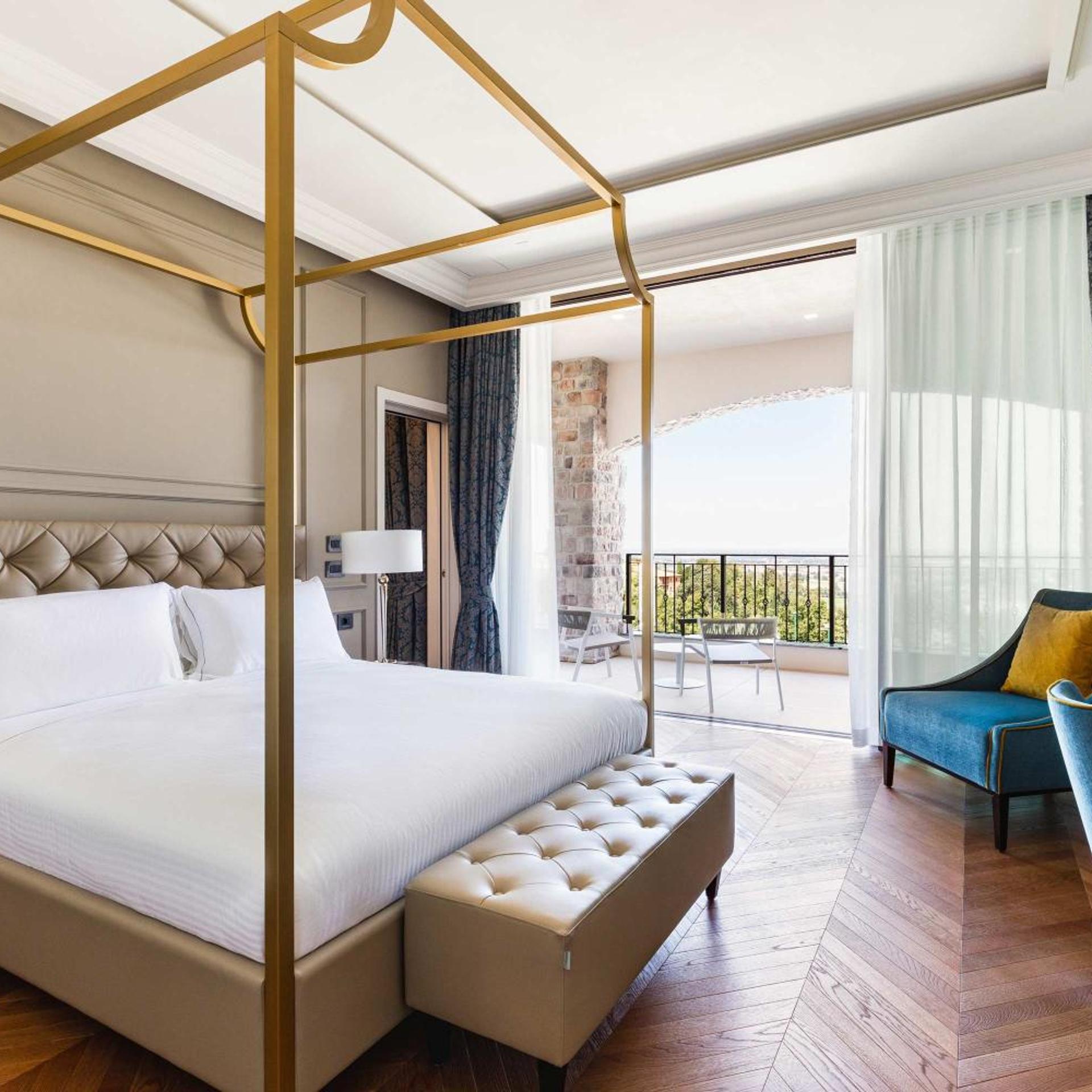 Executive, Suite