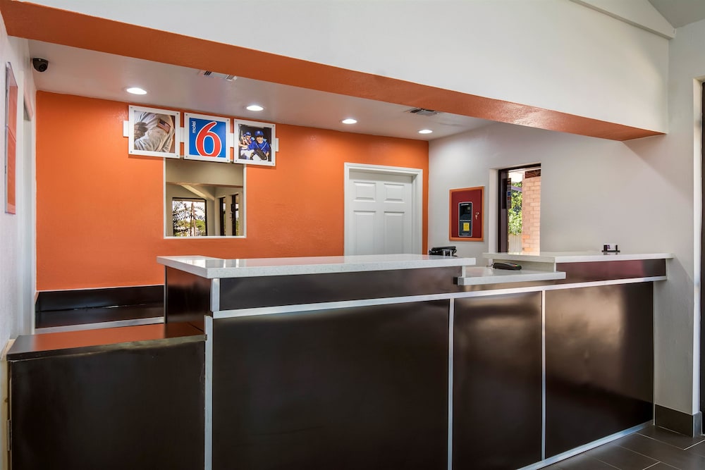 Motel6 Freeport, TX 11/54