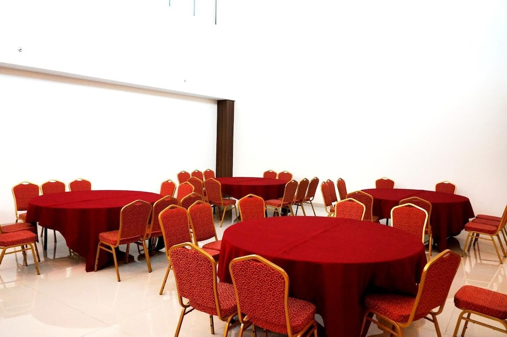 Ameera Hotel 27/37