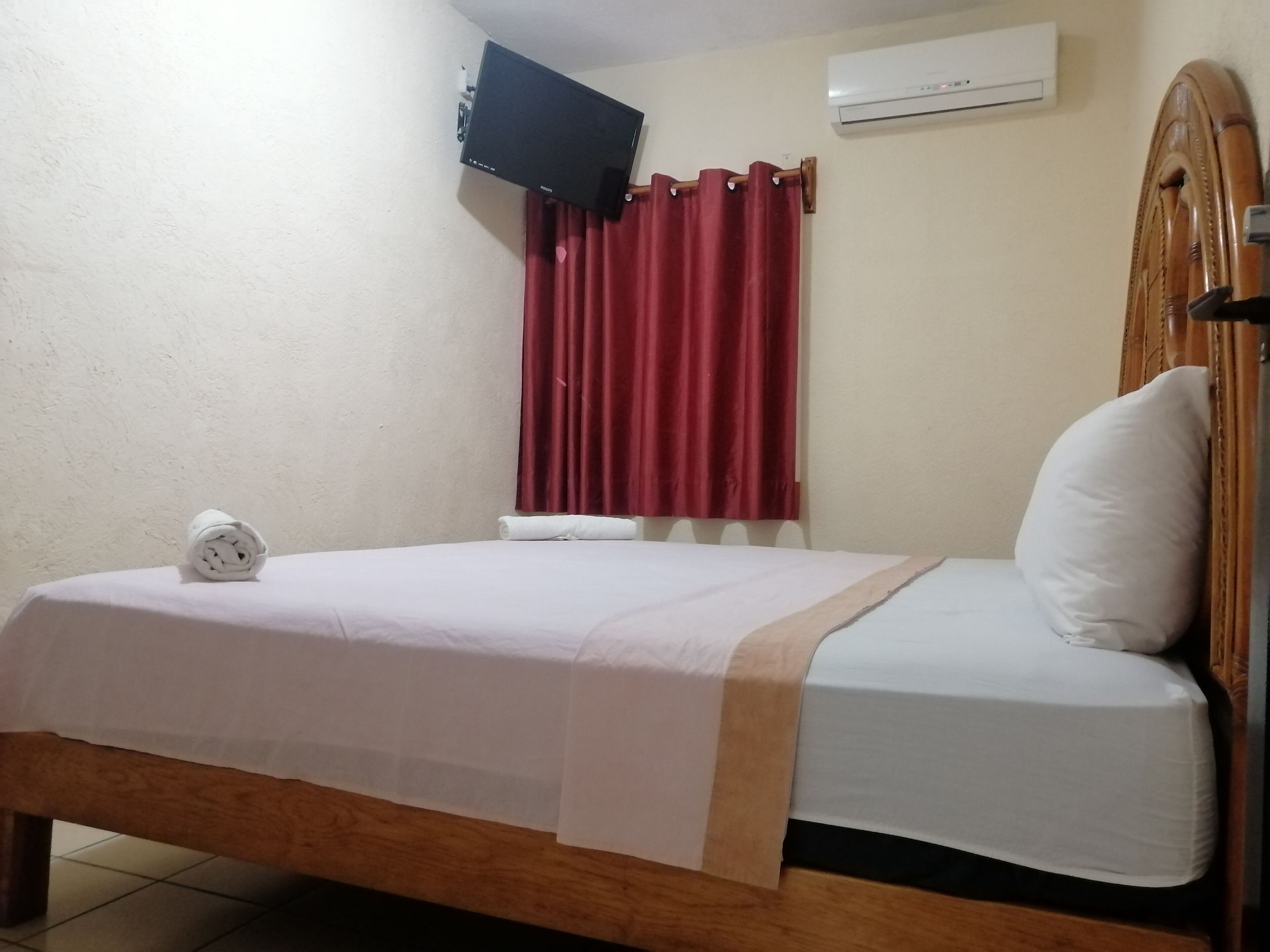 Standard, King Bed, Hotel Ashly 7/10