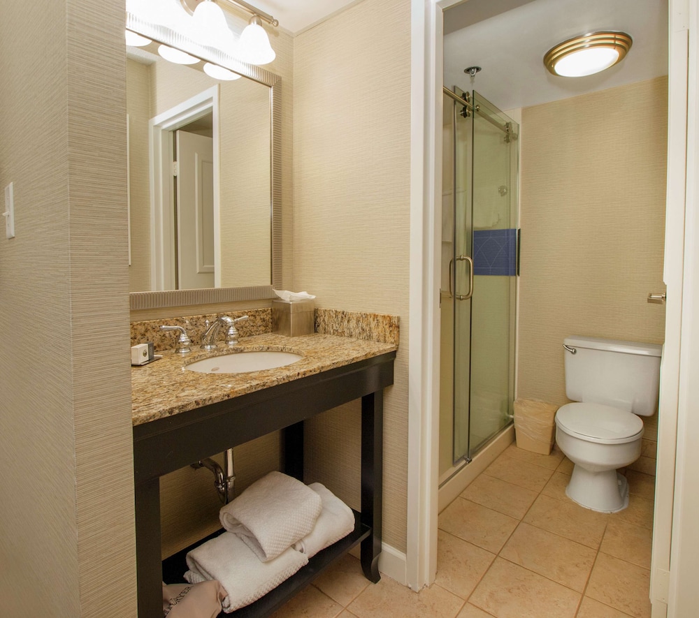 Doubletree By Hilton Buffalo Amherst 34/64