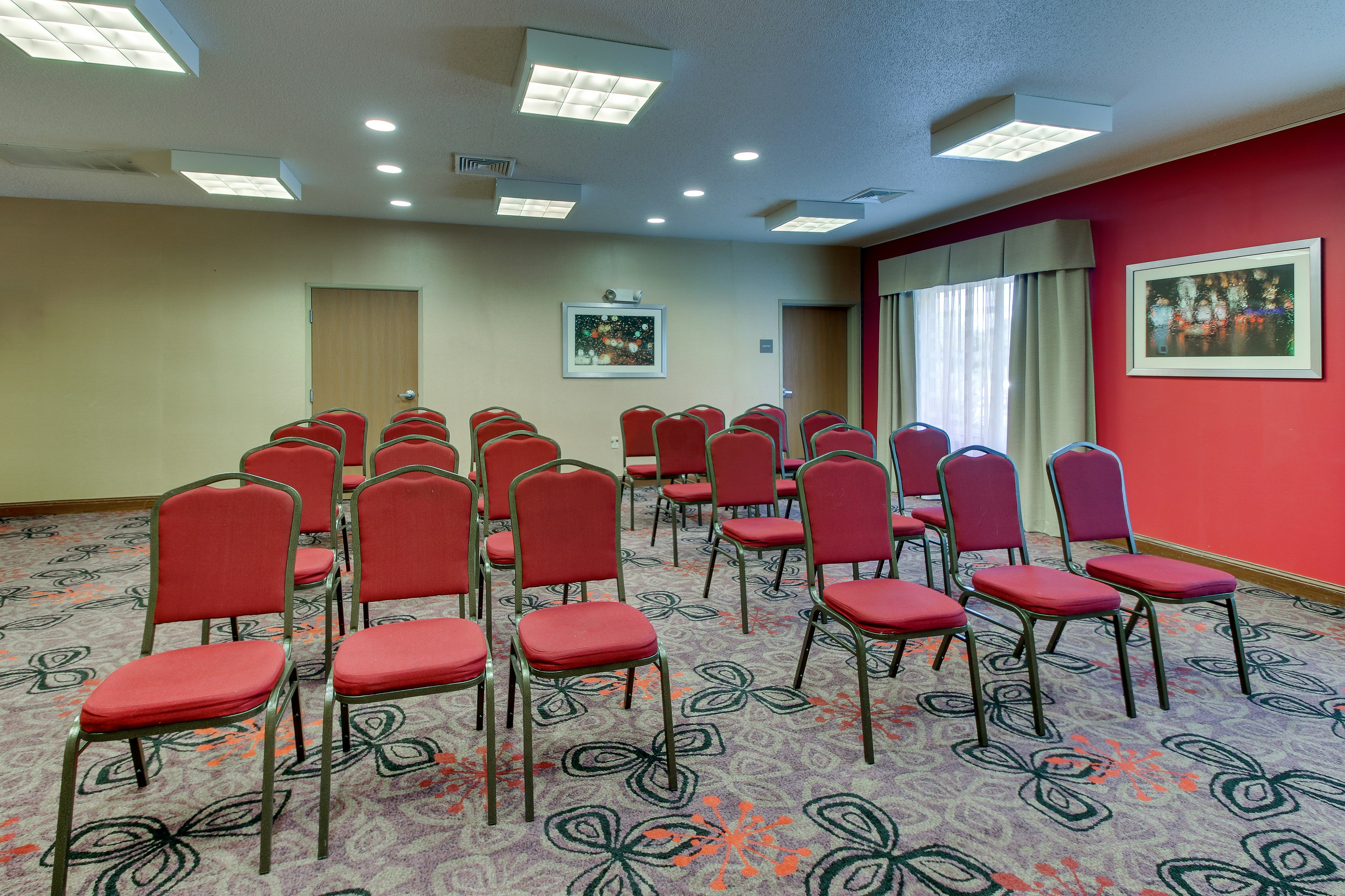 Holiday Inn Express Hotel And Suites Lancaster Lititz 66/73