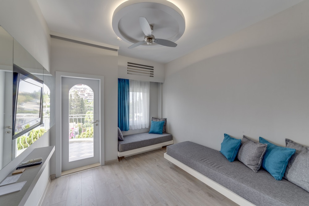 La Brezza Suite &amp; Hotel 33/63