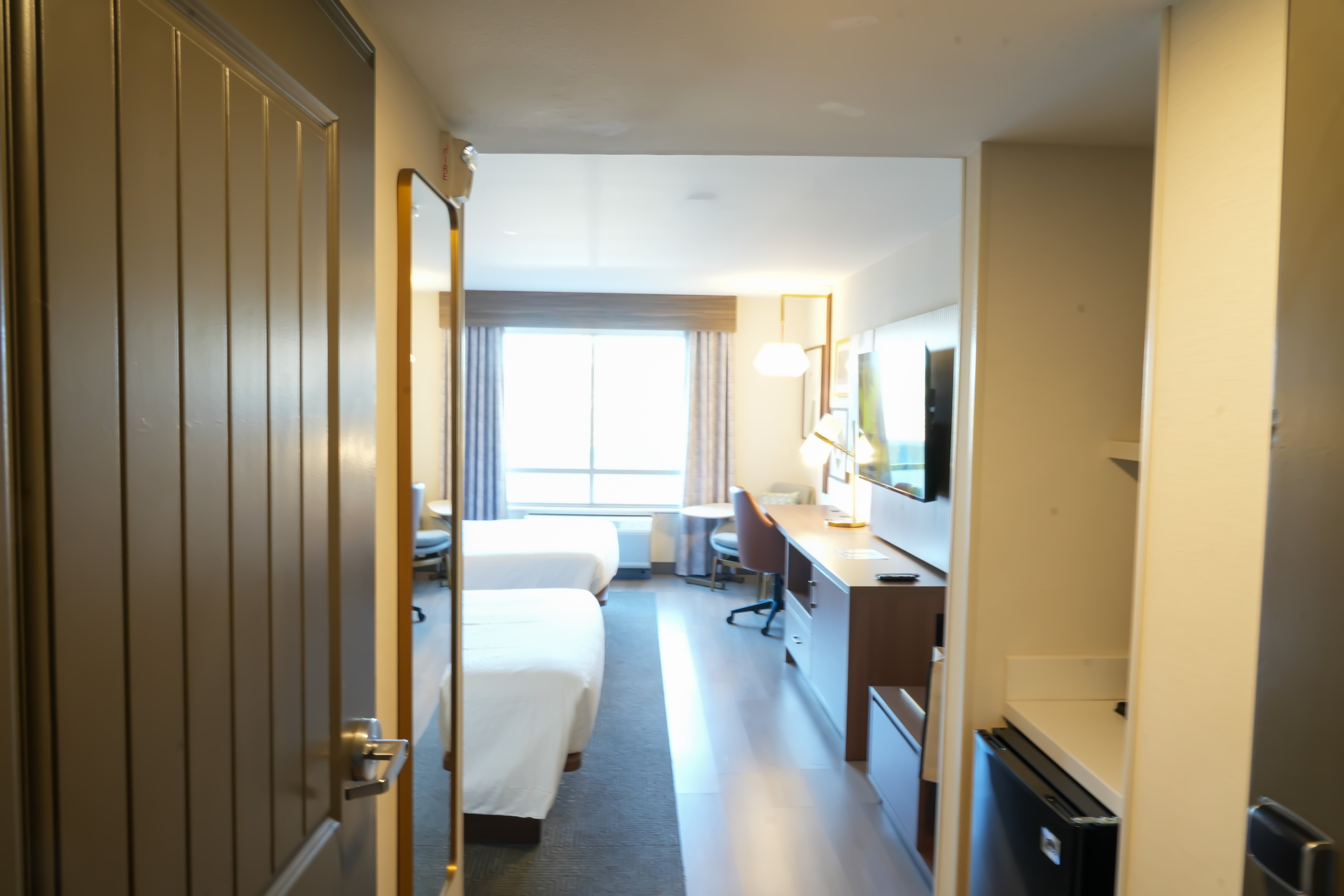 Holiday Inn & Suites Phoenix Airport 78/79