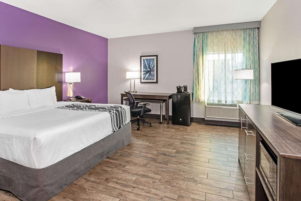 La Quinta Inn & Suites by Wyndham Lubbock South 10/48
