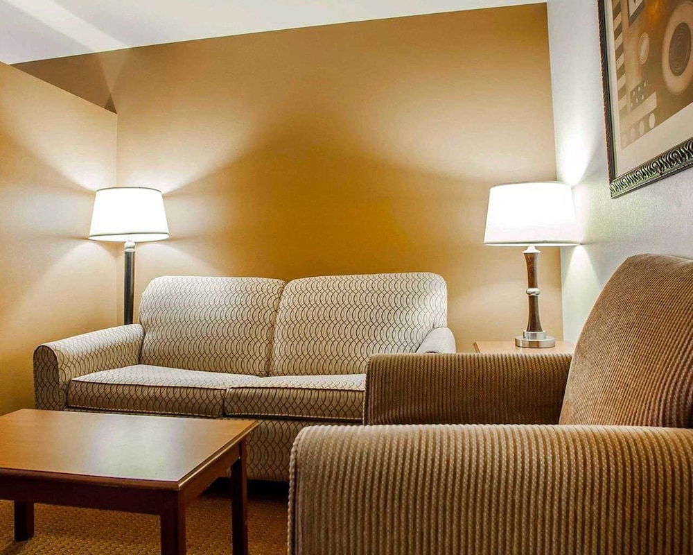 Comfort Inn & Suites Grinnell near I-80 27/32