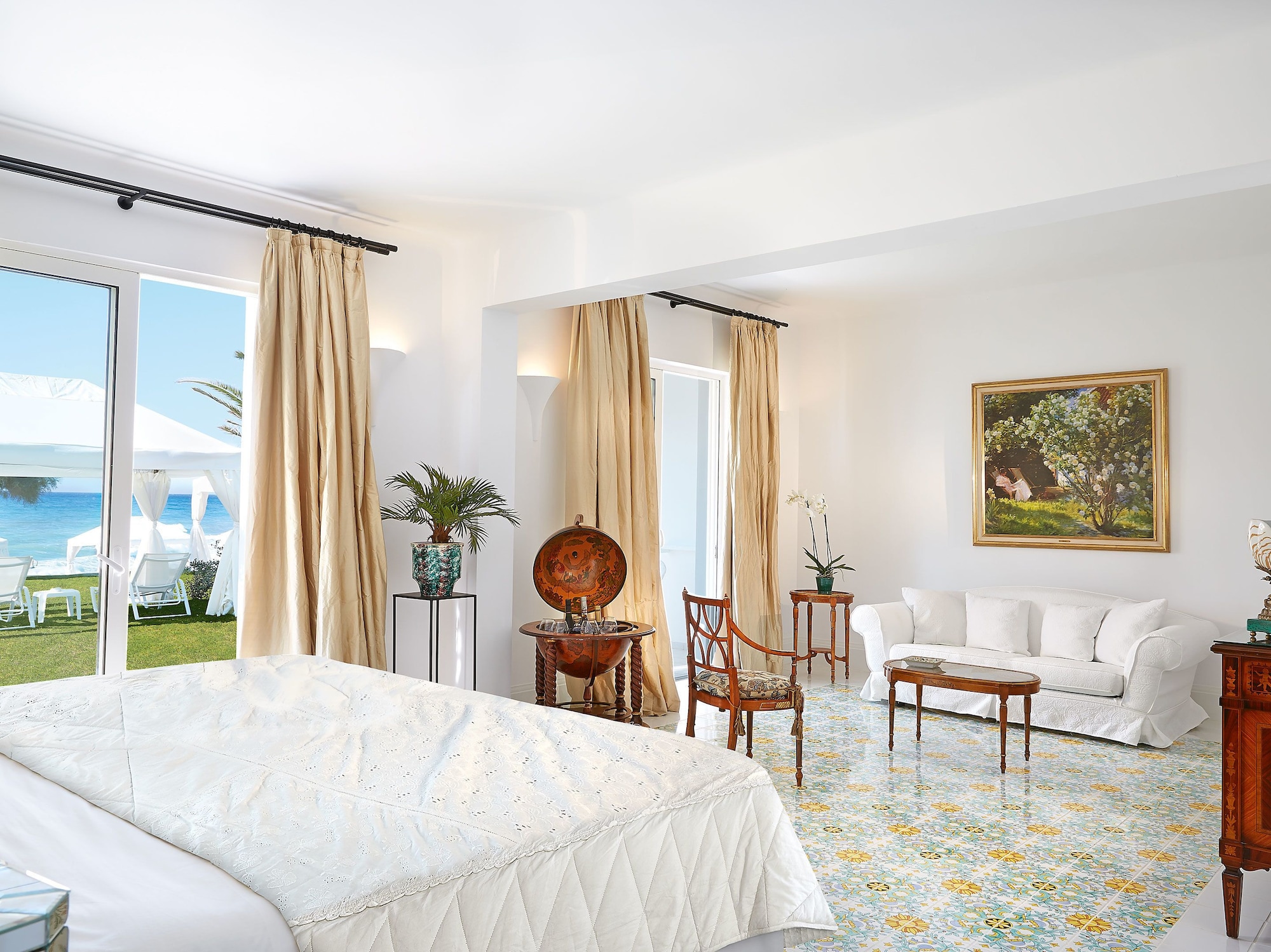 2 Bedrooms, Beach Villa, 2 King Beds, Sea Front, Sofa، Caramel, A Resort to Live 8/10