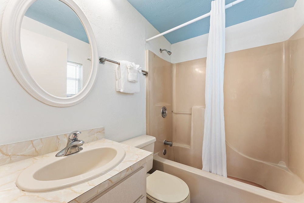 Parmer's Resort 49/51