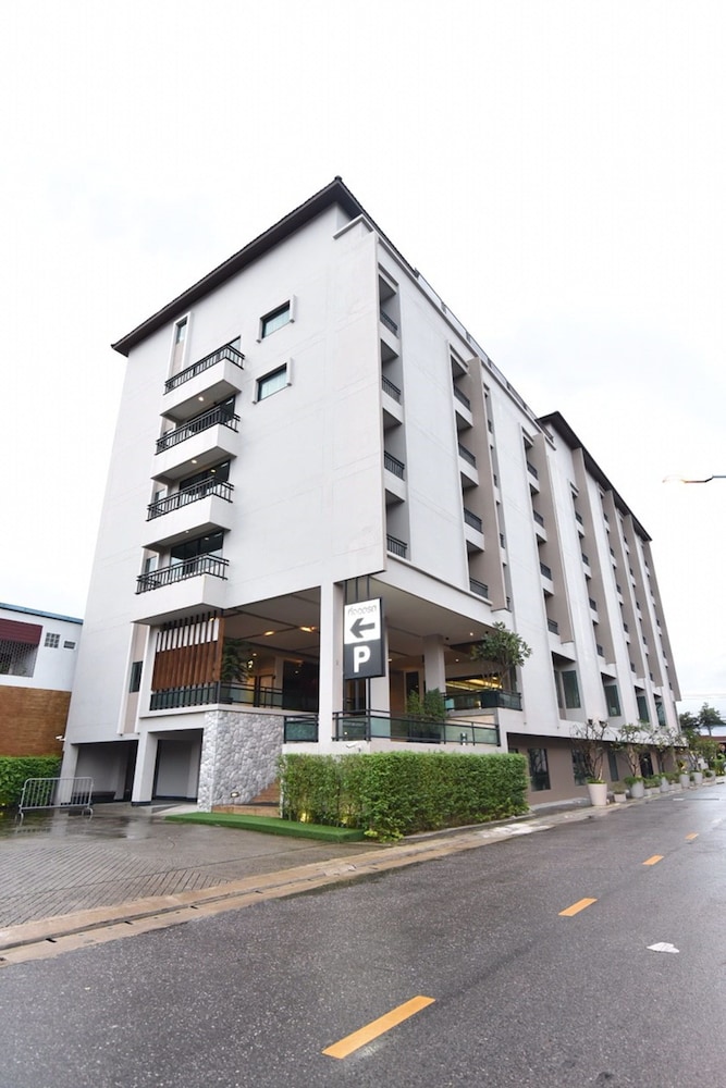 Leevana Hotel Hat Yai 7/40