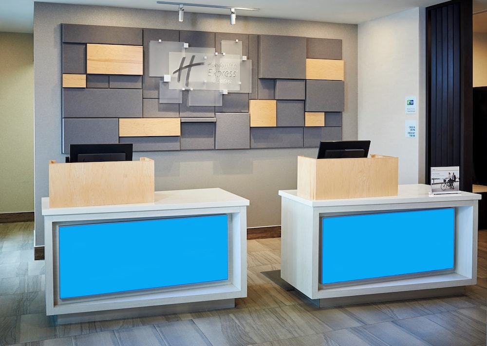 Holiday Inn Express And Suites Brantford 12/66