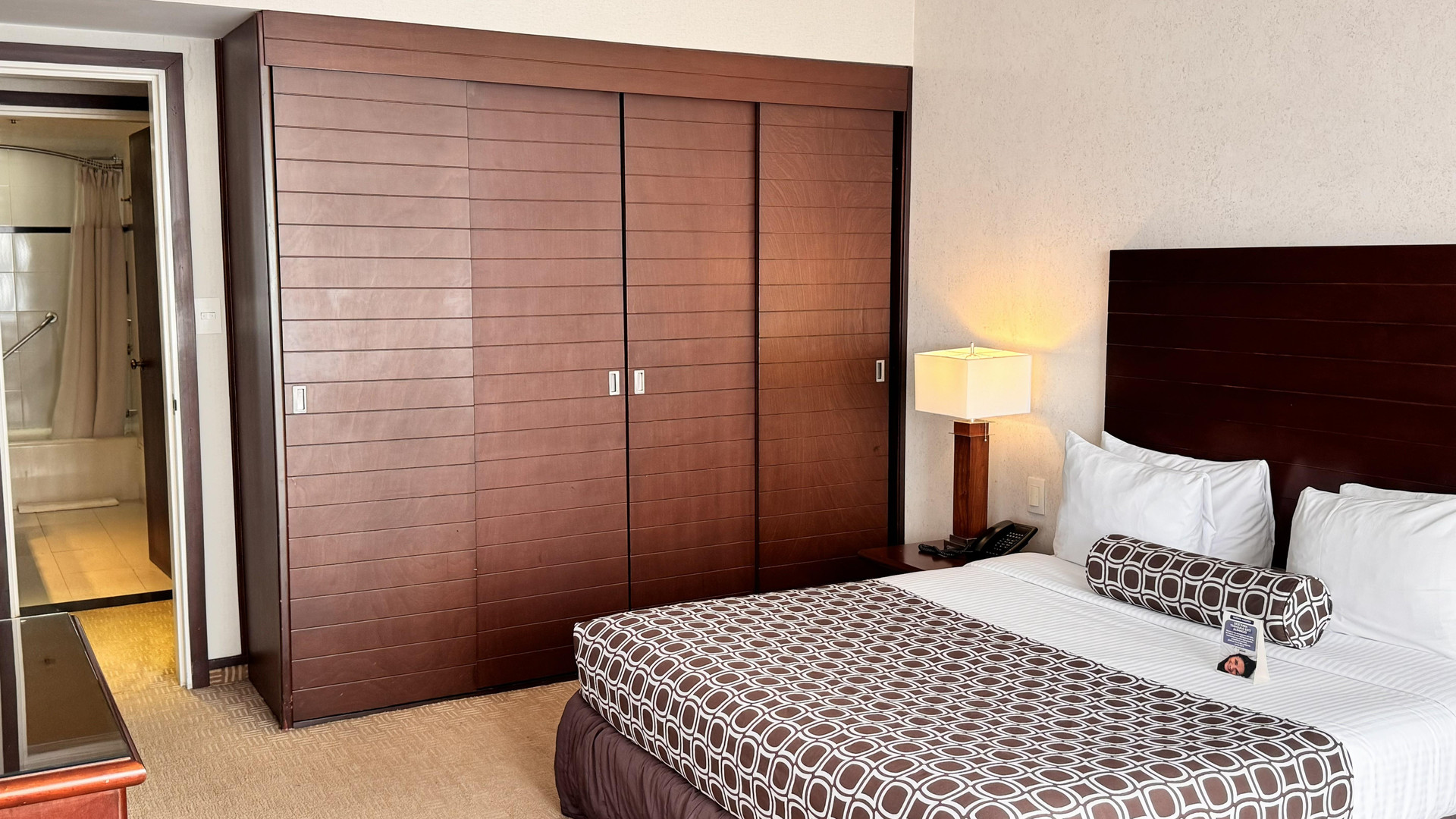 Suite, Street View