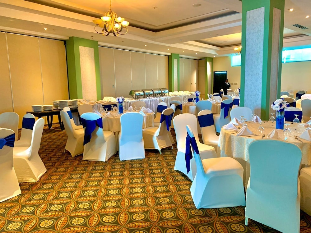 Sand Diamond Hotel (ex Four Points by Sheraton Colon) 26/31