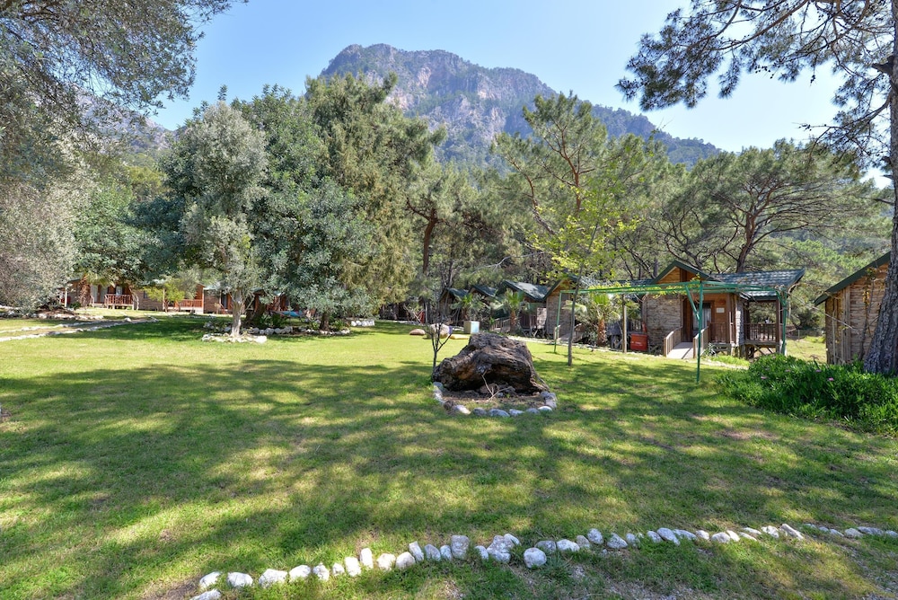 Sea Valley Lodge 34/50