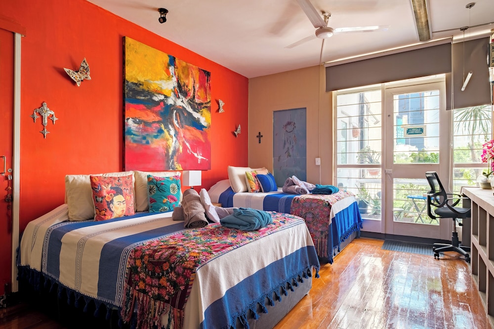 Family, Queen Bed, Pet Friendly, Bathtub