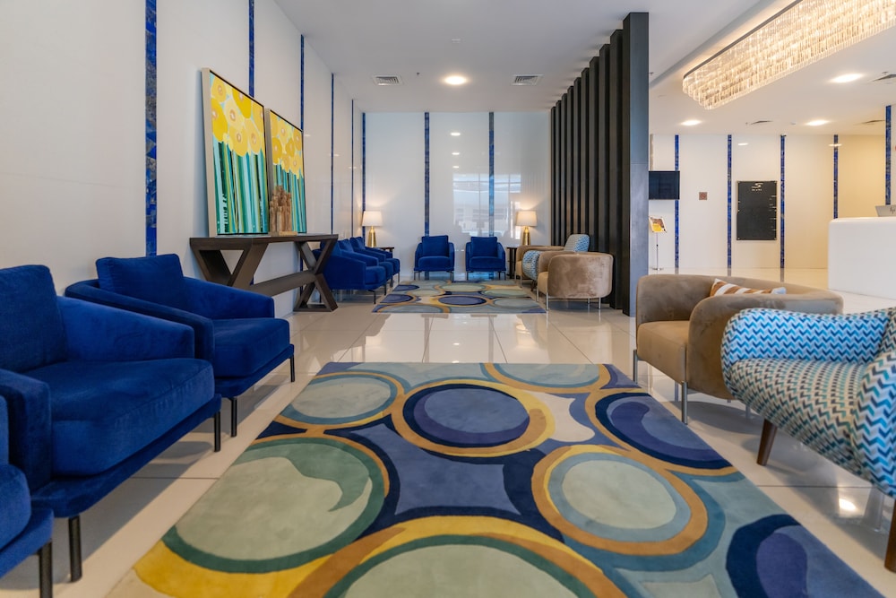 S Plaza Suites Hotel 41/70