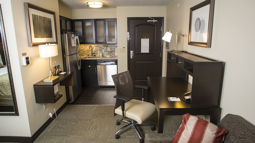 STAYBRIDGE SUITES LEXINGTON 49/55