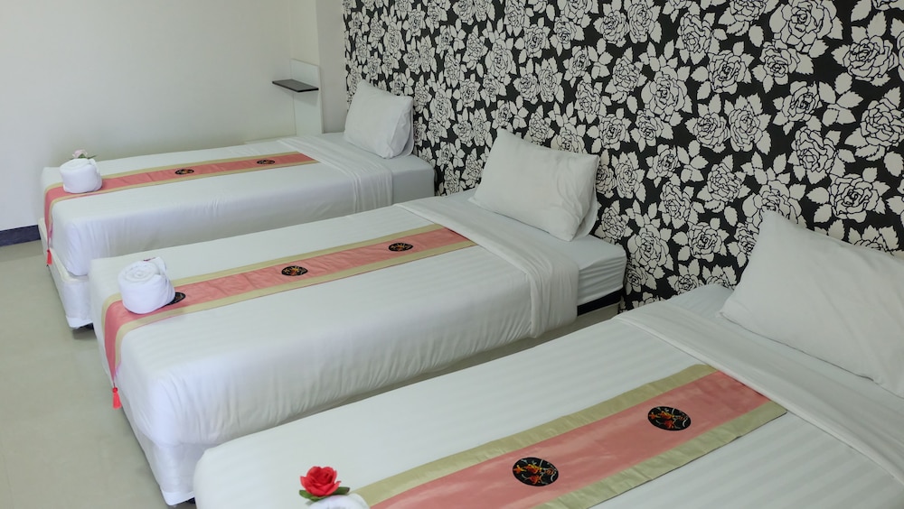 Miloft Suvarnabhumi Airport Hotel 11/50