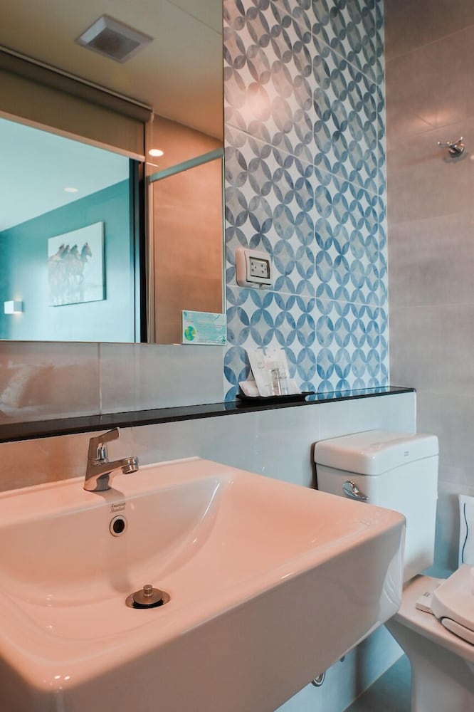 Le Lert Hotel Ratchaburi 24/24