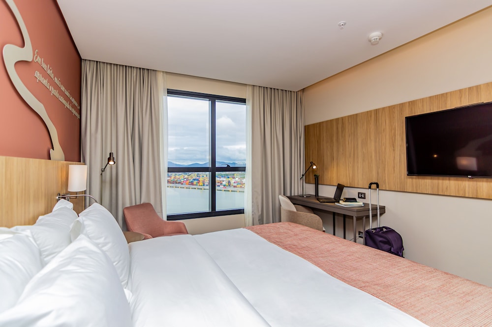 Mercure Itajai Navegantes 9/50
