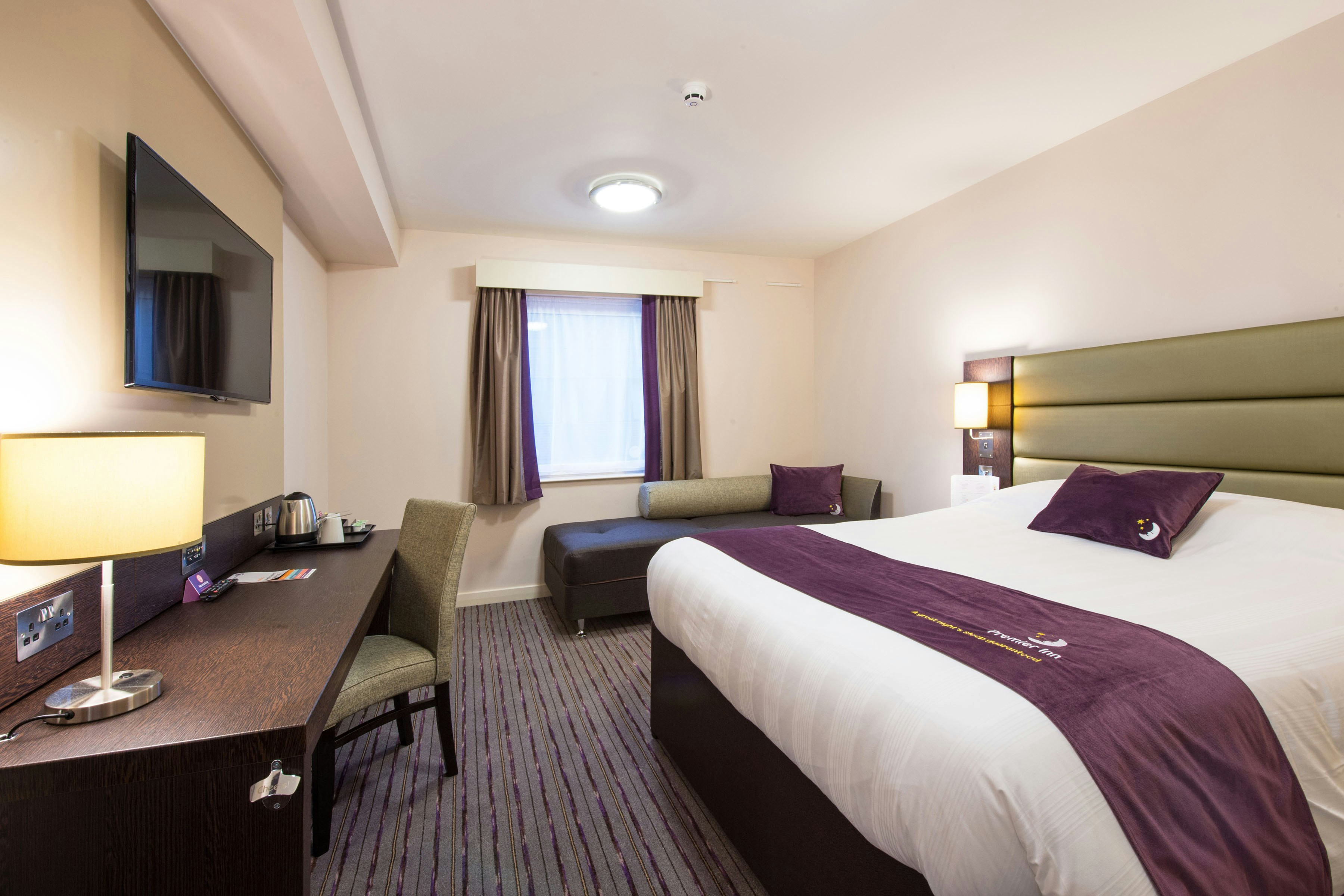 Premier Inn Maidenhead Town Centre 19/36