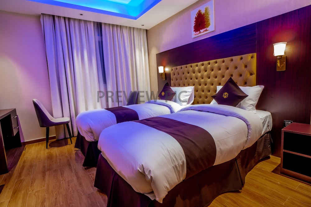 Raha Grand Hotel (ex Hive Hotel) 16/27