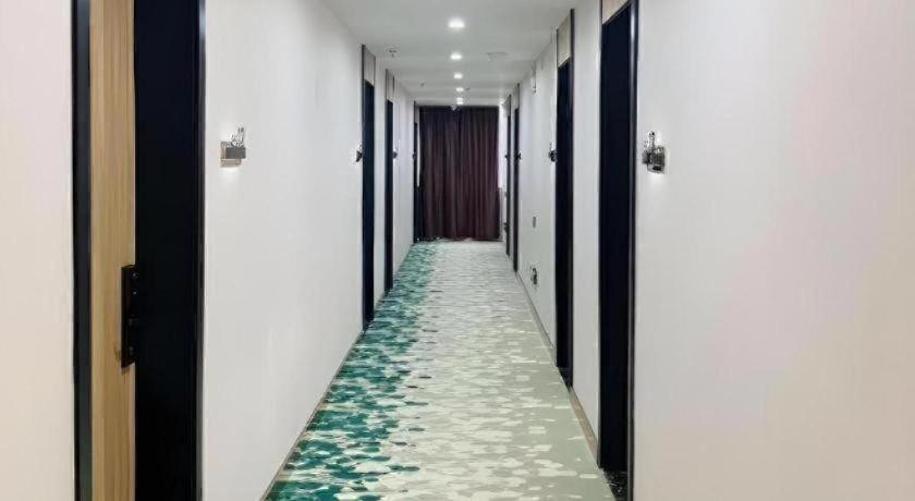 GreenTree Inn Express Xuzhou Pizhou Tiefu Town Bus station 23/33