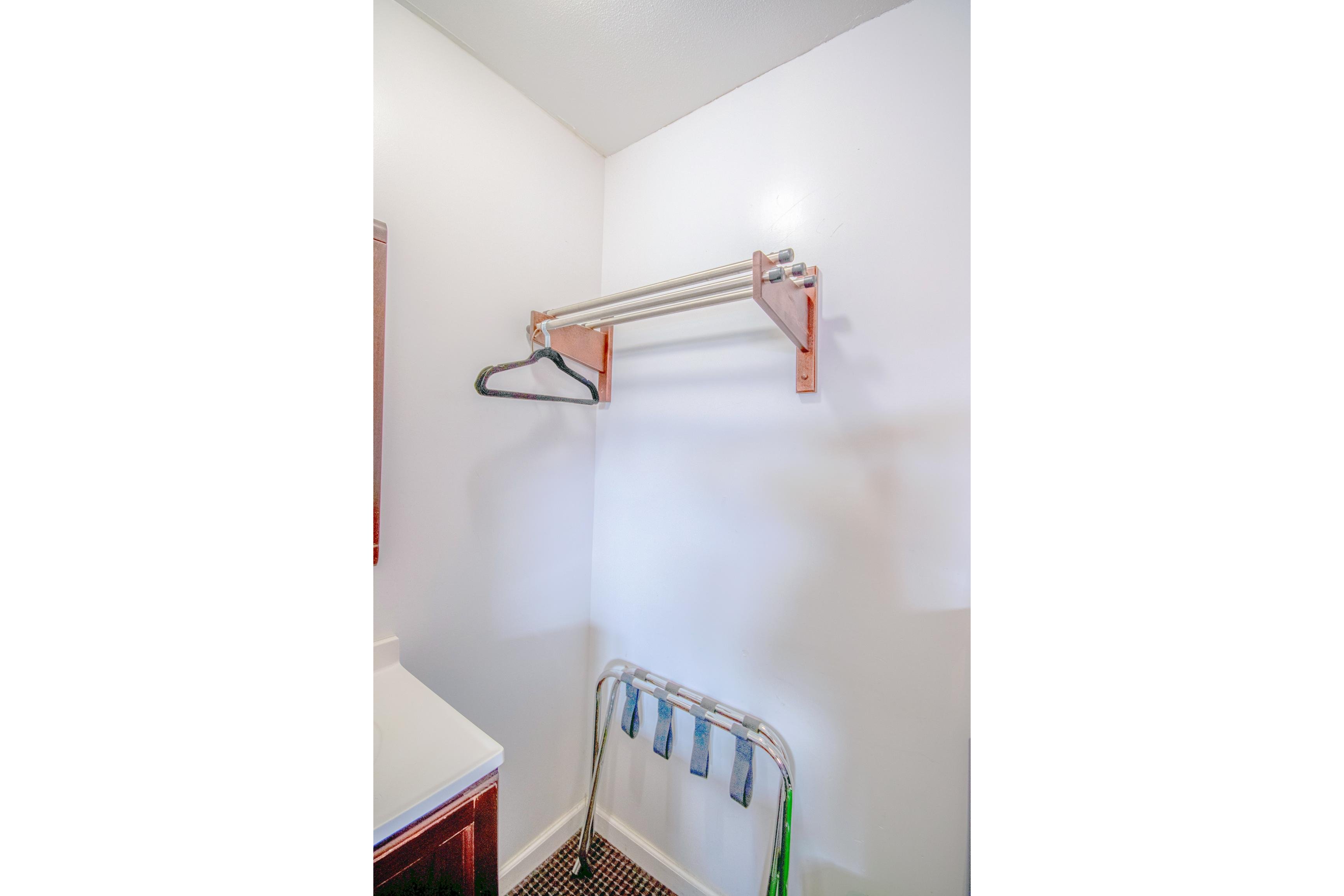 Travelier Motel 6/58
