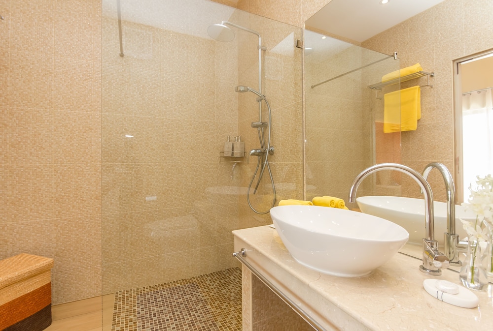 2 Bedrooms, Premium, Villa, 2 King Beds, Beach Side, Pool View، Villa Limoncello 3/4