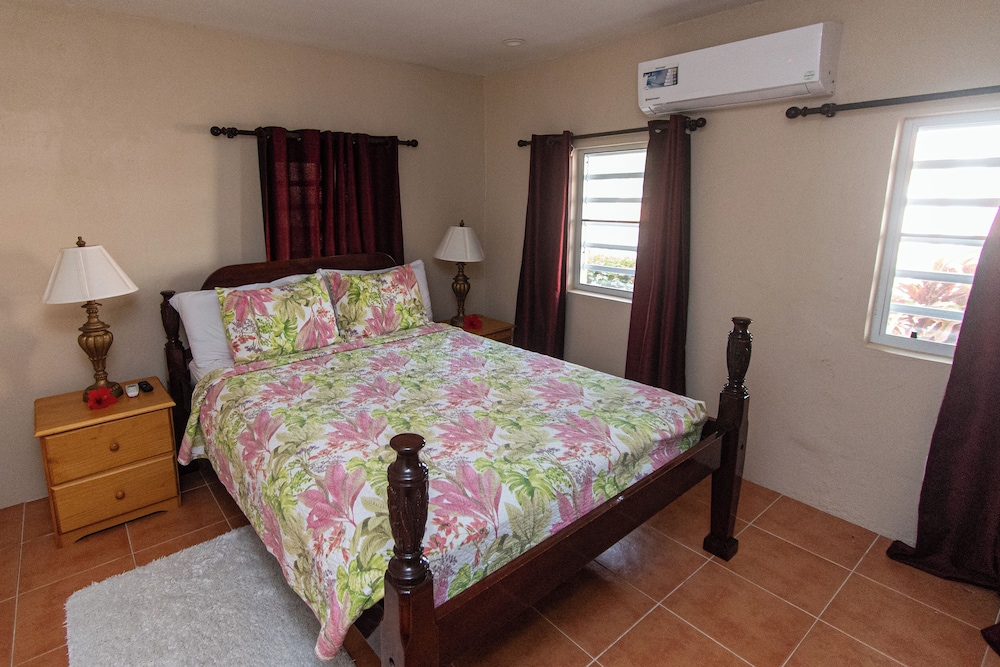 COTTAGE, QUEEN BED, BEACH VIEW, SOFA, BALCONY