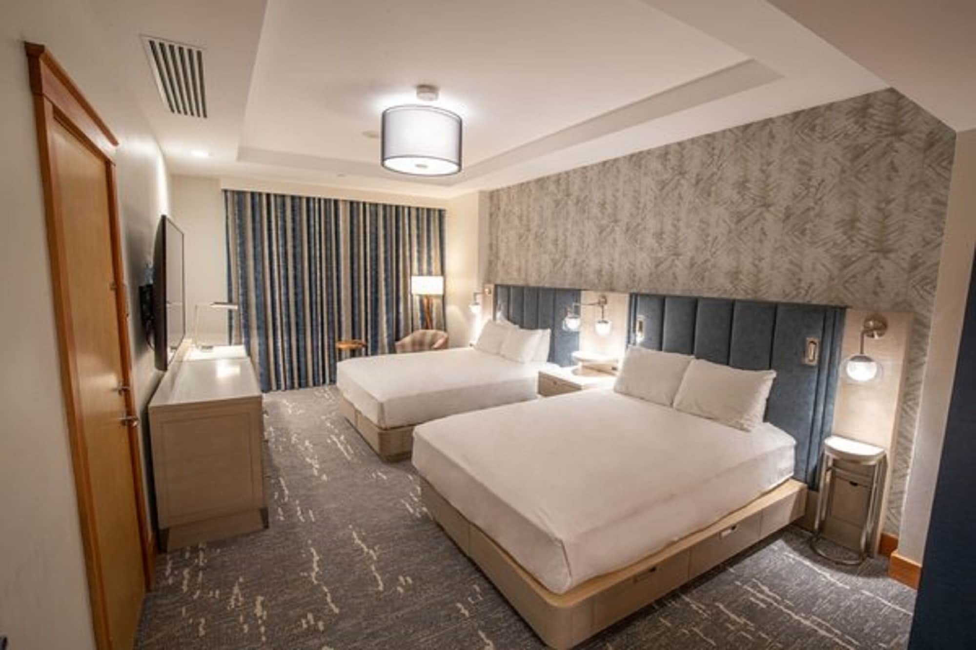 Summit, 2 Queen Beds