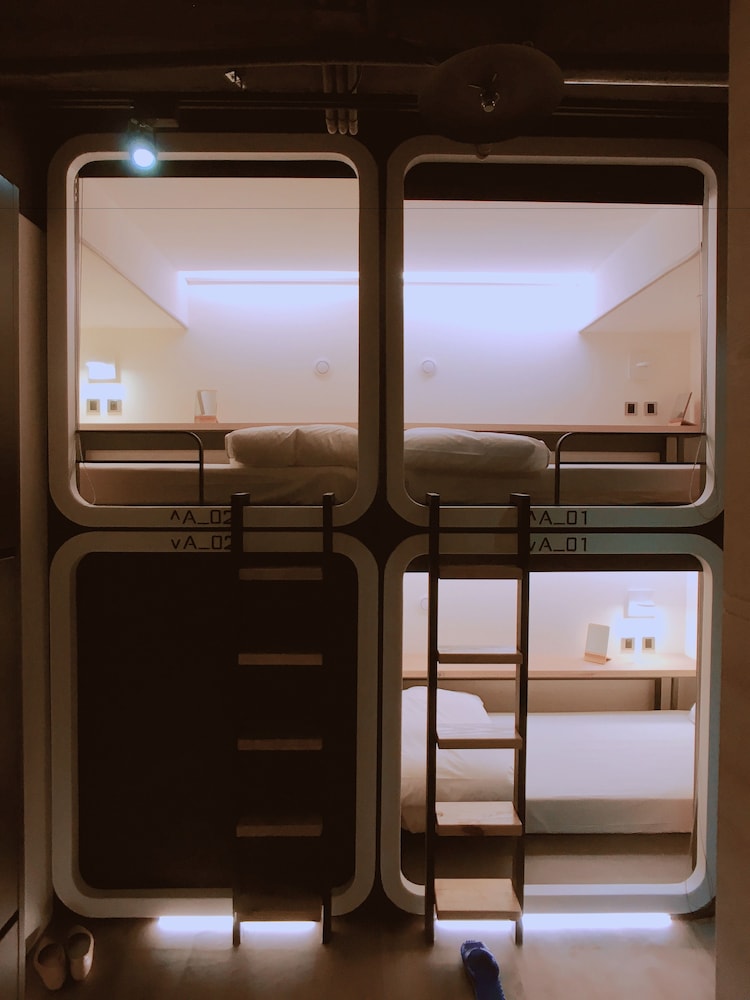 Taiwan Youth Hostel & Capsule Hostel 64/81