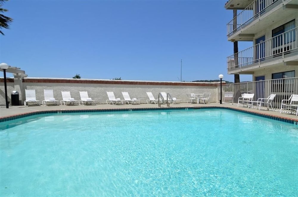 Motel6 Fairfield, CA - Napa Valley 37/40