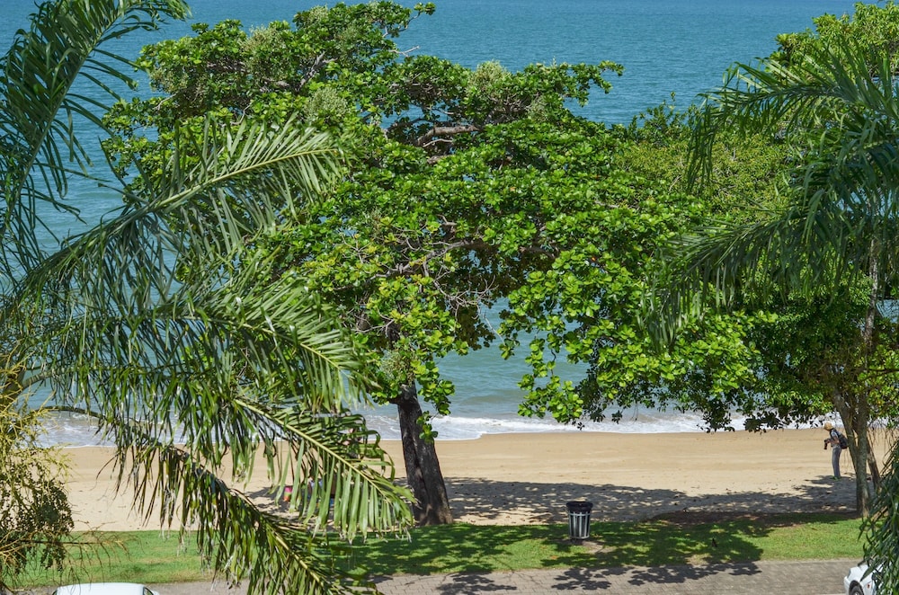 Roydon Beachfront Holiday Apartments 43/50