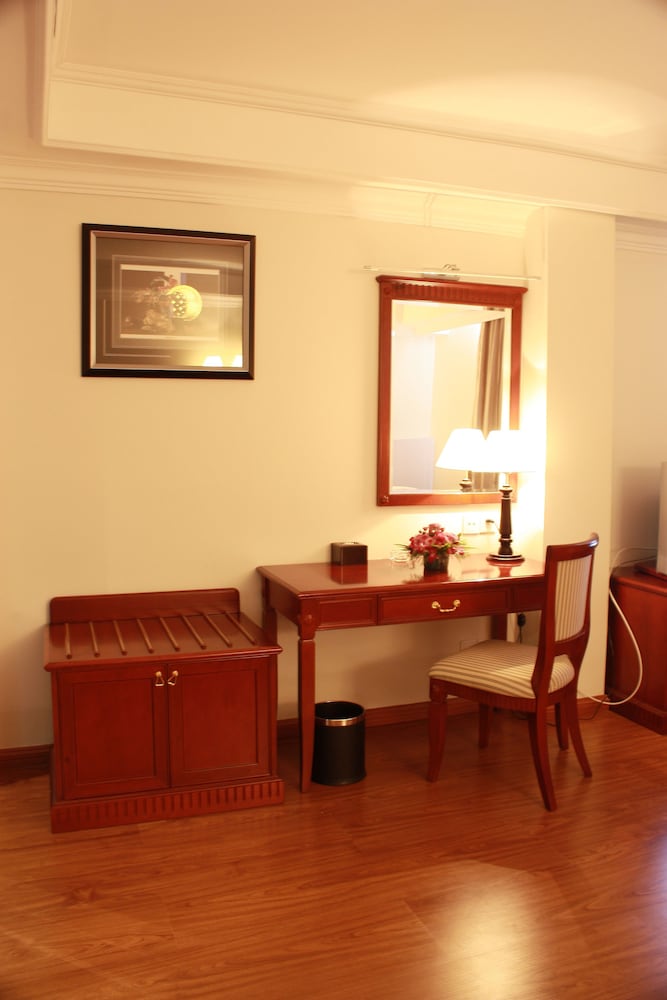 Lux Riverside Hotel & Apartment 76/99