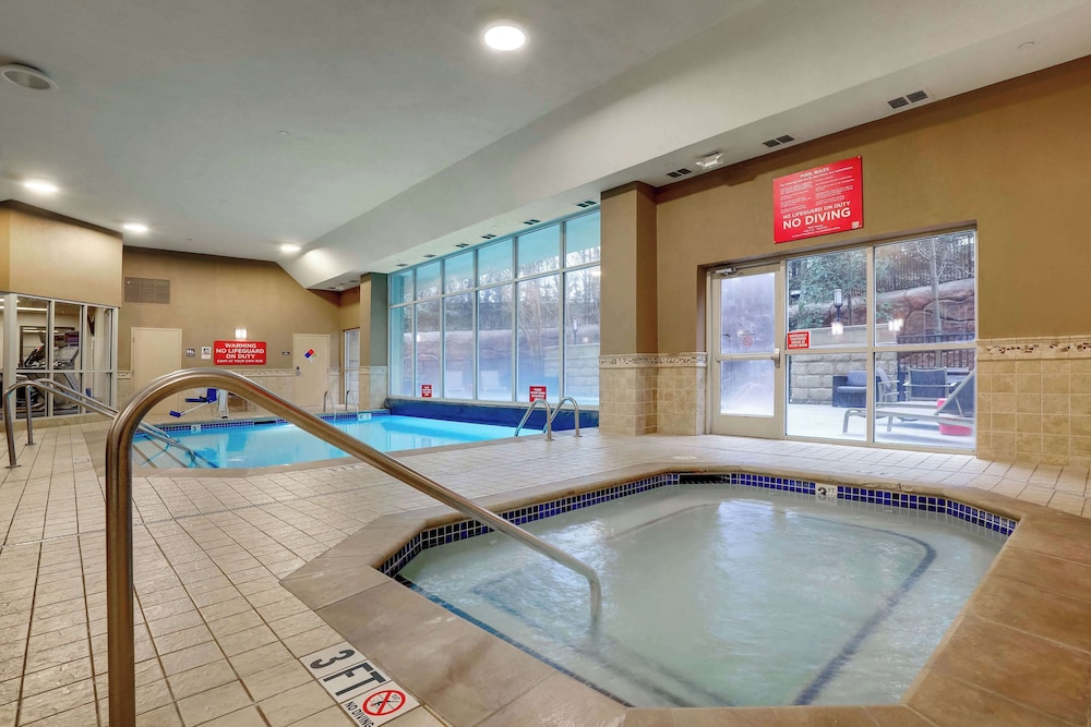Drury Inn & Suites Charlotte Northlake 23/50