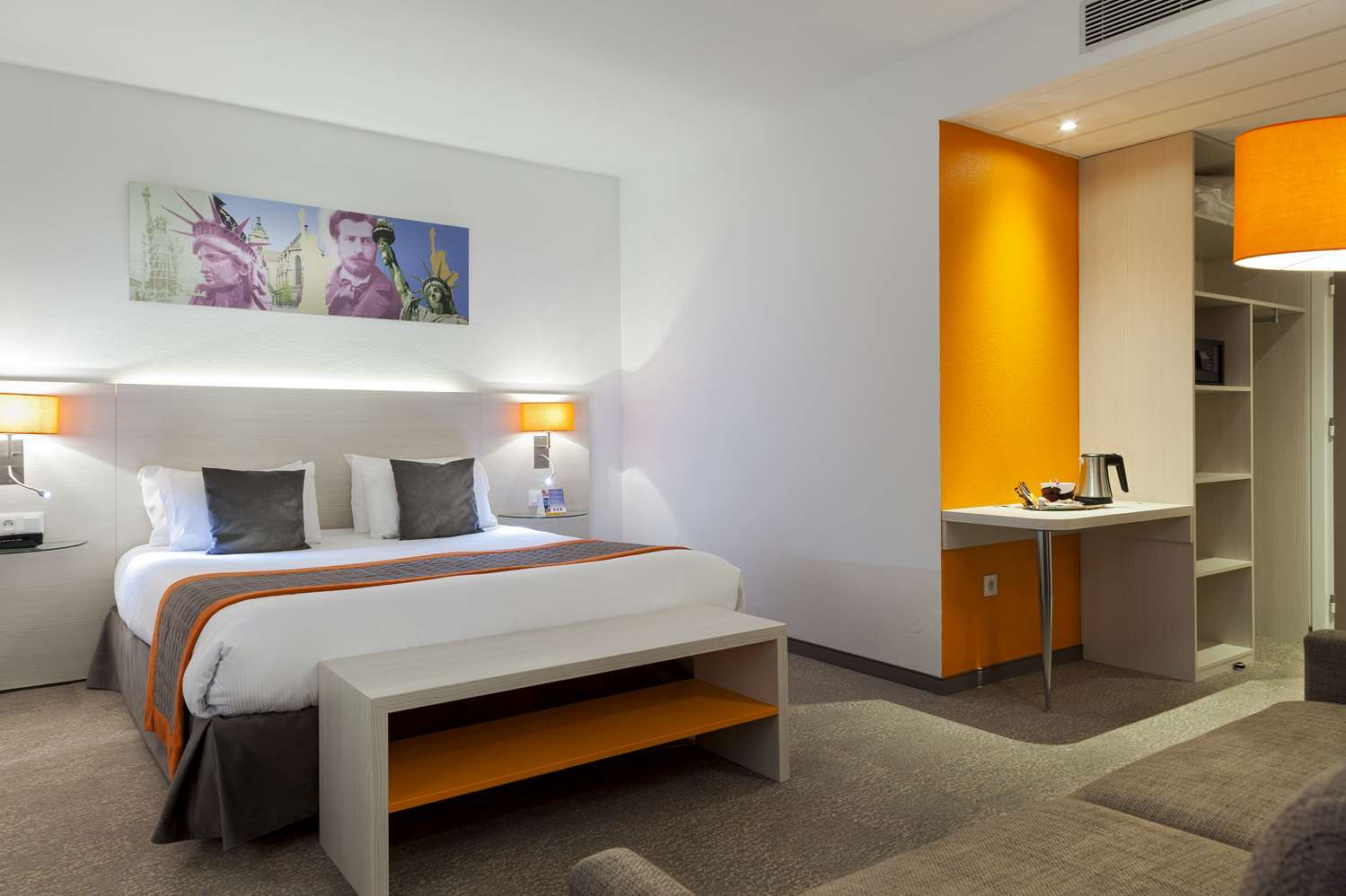 غرفة عائلية بسرير كوين مع أريكة، Best Western Colmar Expo 2/5