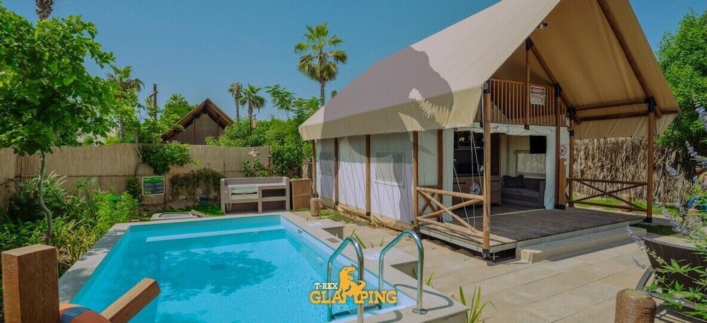 T-Rex Glamping Dubai Parks and Resorts 16/48