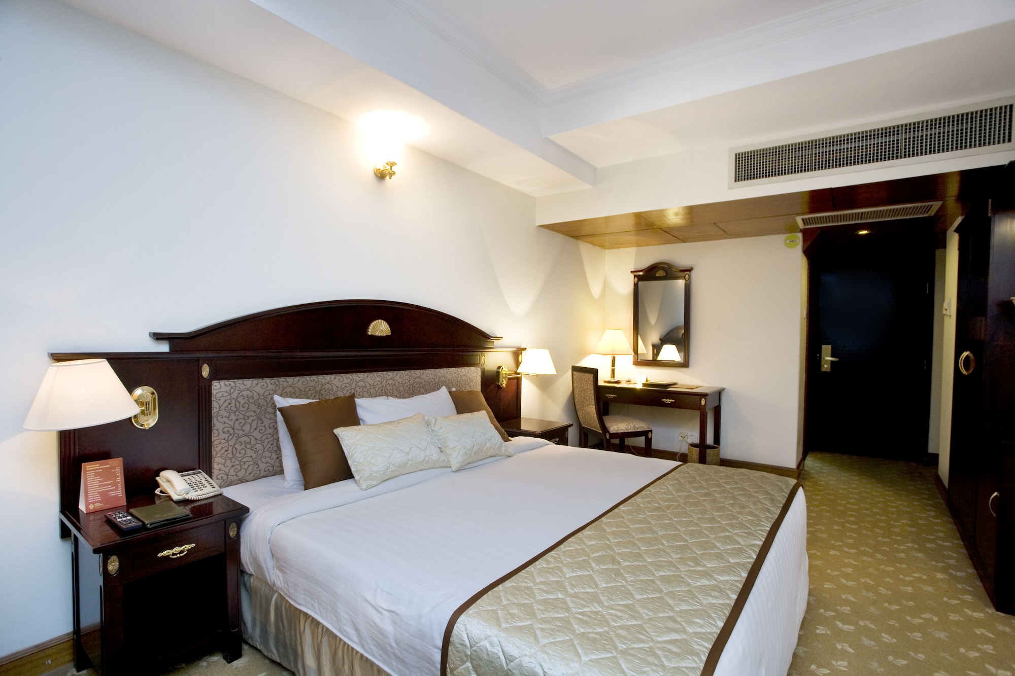 غرفة ديلوكس بسرير كينج، Hotel Sarina 15/21
