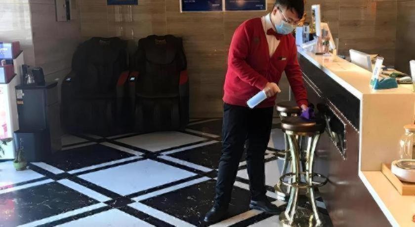 James Joyce Coffetel (Beijing West Railway Station, Lianhua Bridge) 13/41