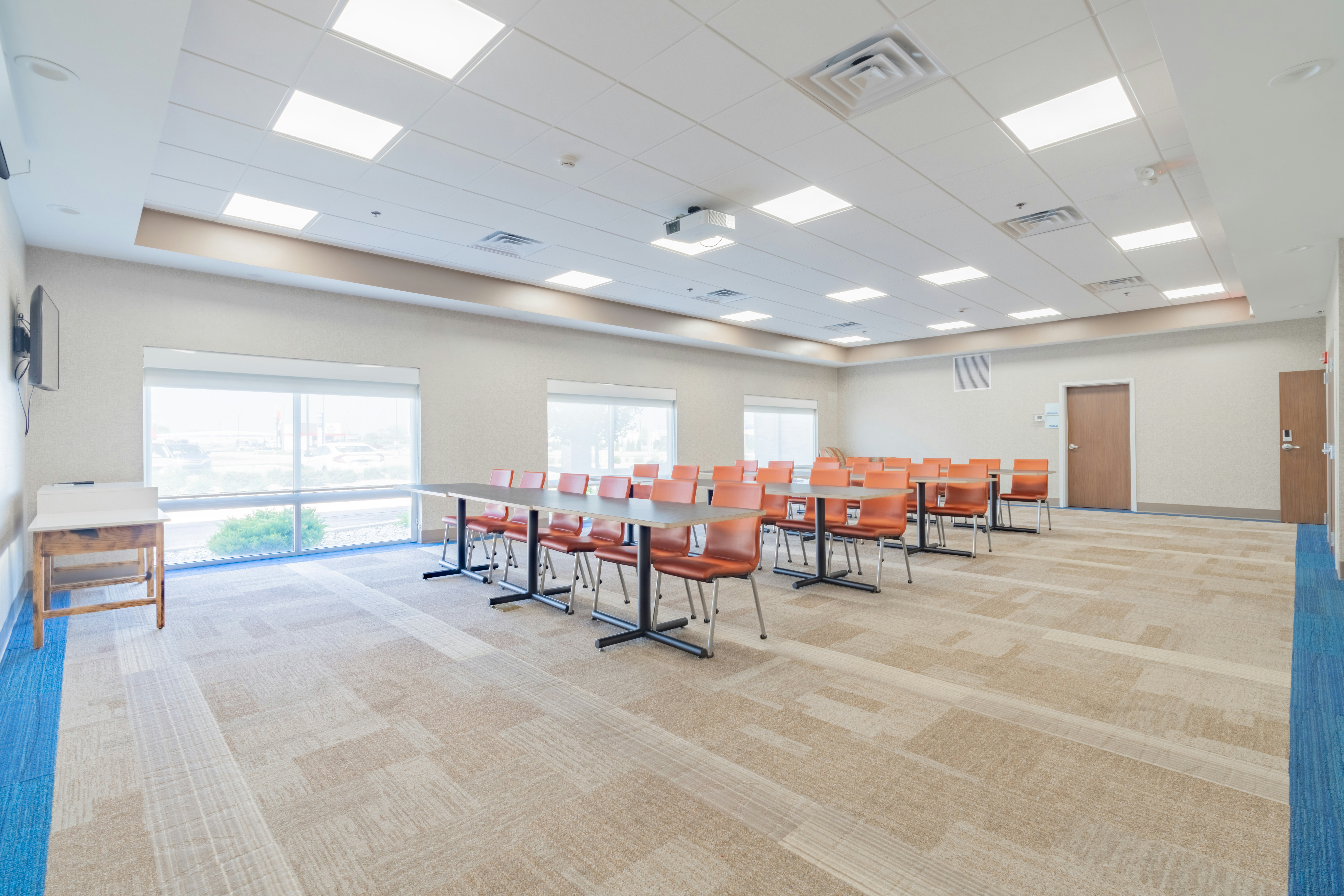 Holiday Inn Express & Suites Marion 55/65