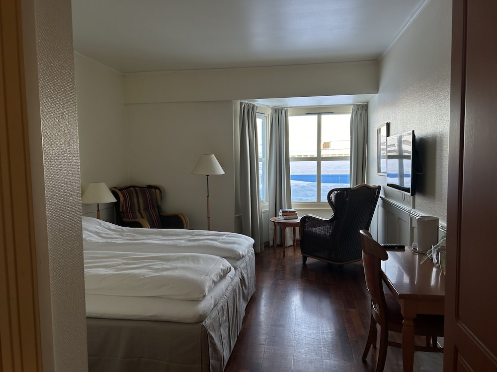 Marina Hotel Sortland 3/50