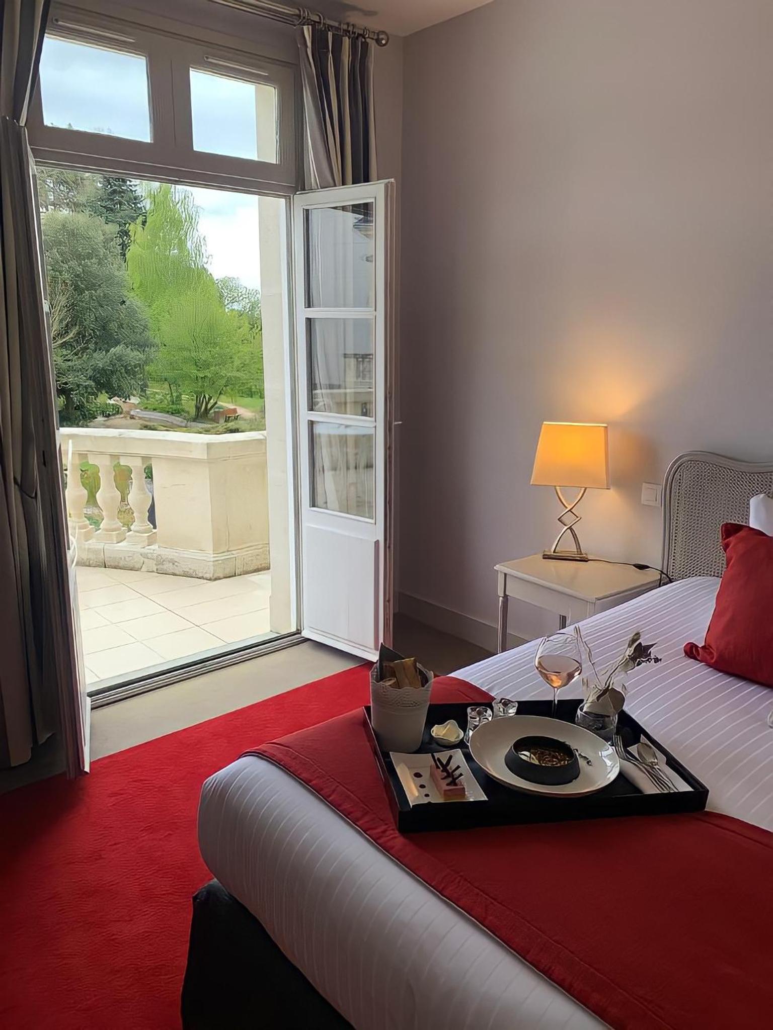 Castle, Privilege, Suite, King Bed